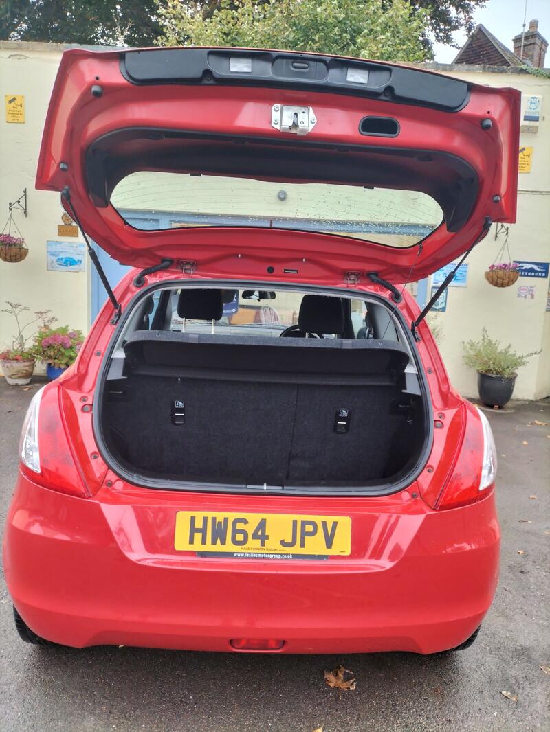 SUZUKI SWIFT