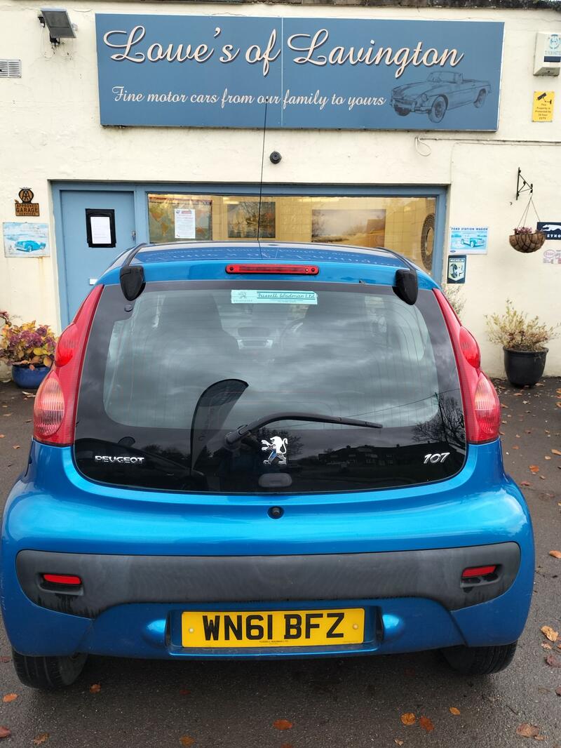 PEUGEOT 107