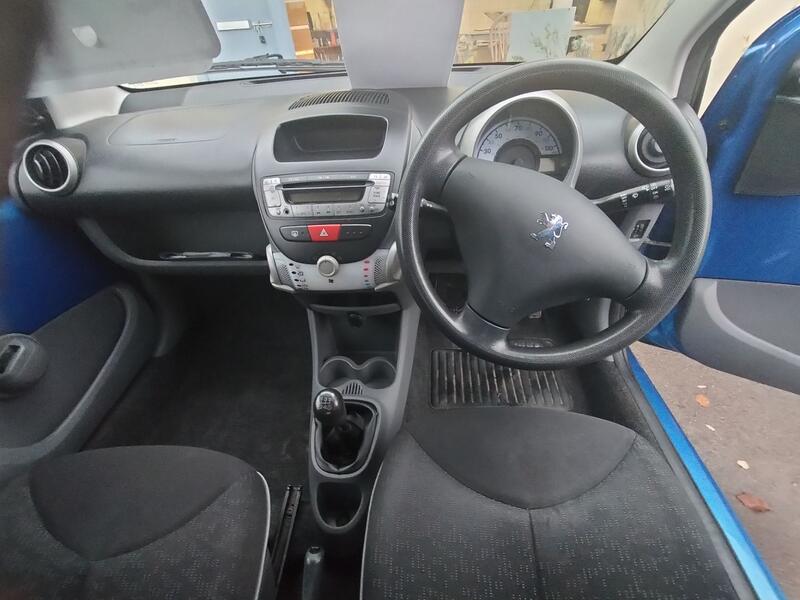 View PEUGEOT 107 1.0 12V Urban 