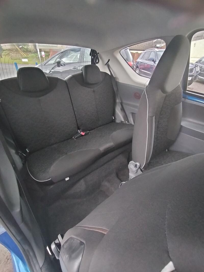 PEUGEOT 107