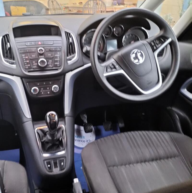 View VAUXHALL ZAFIRA TOURER 1.4 i Turbo Exclusiv 