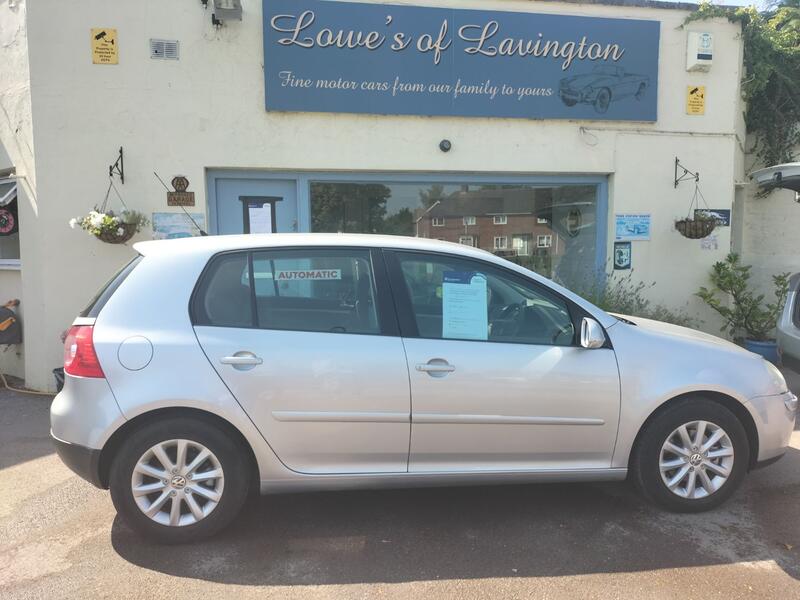 VOLKSWAGEN GOLF