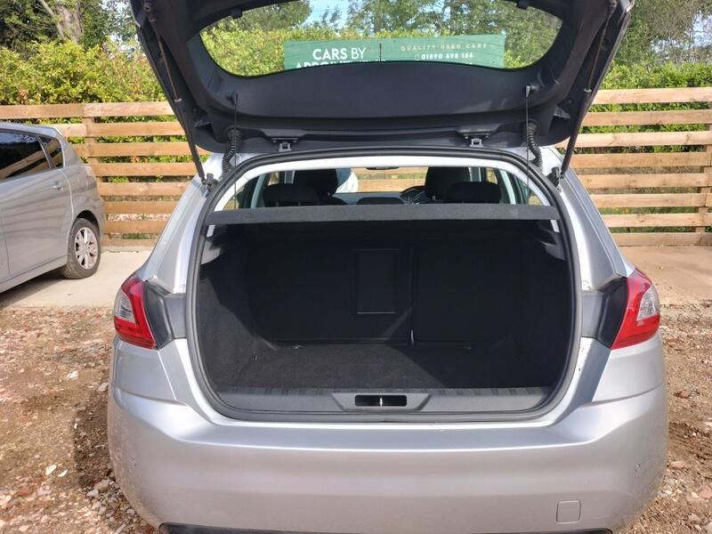 View PEUGEOT 308 1.6 HDi Active