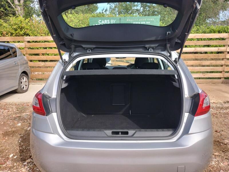 View PEUGEOT 308 1.6 HDi Active
