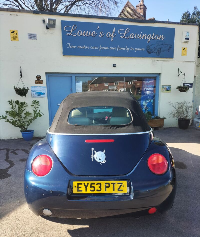 VOLKSWAGEN BEETLE