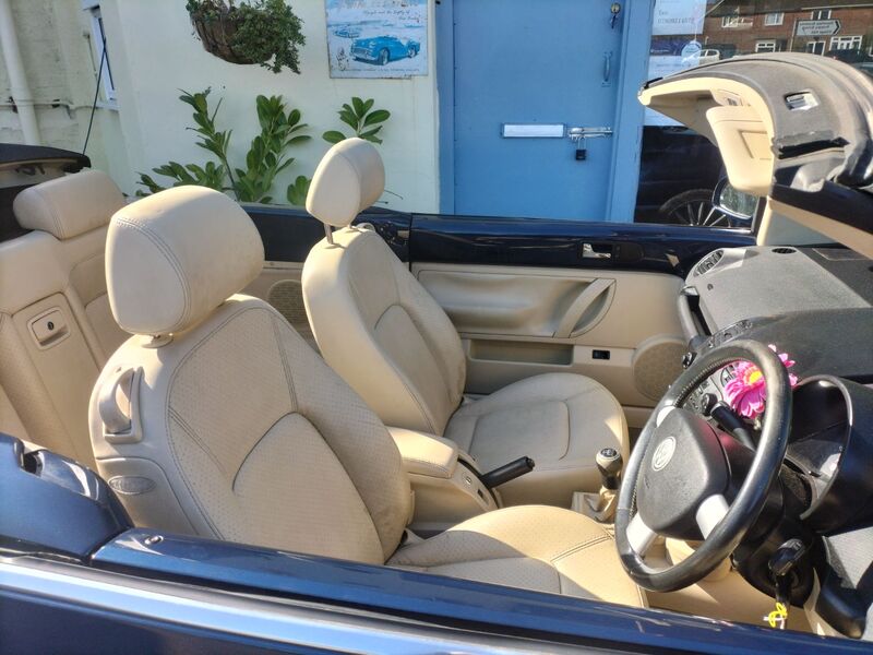 VOLKSWAGEN BEETLE