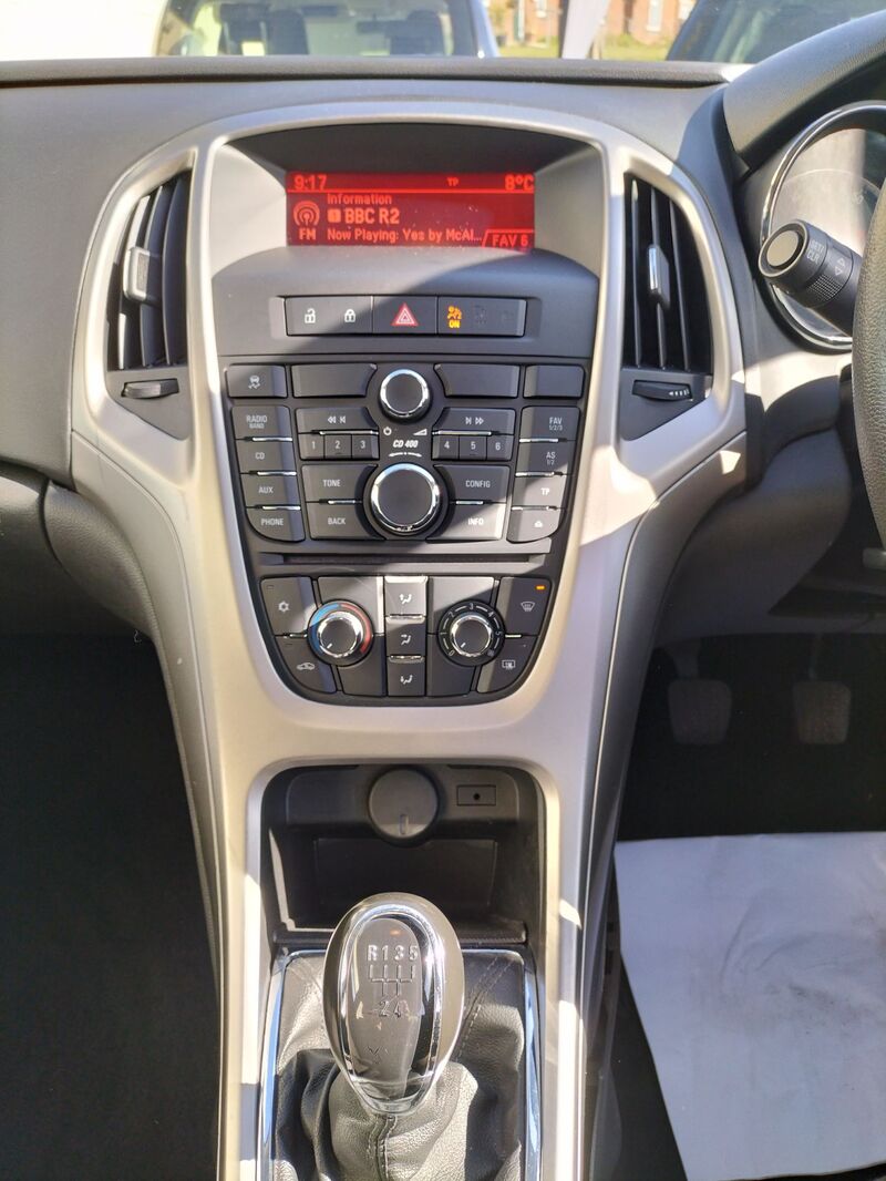 VAUXHALL ASTRA
