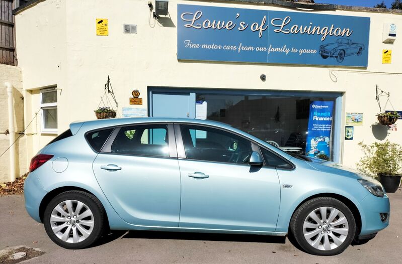 VAUXHALL ASTRA