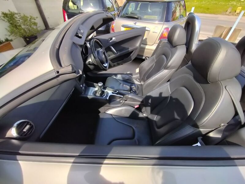 AUDI TT
