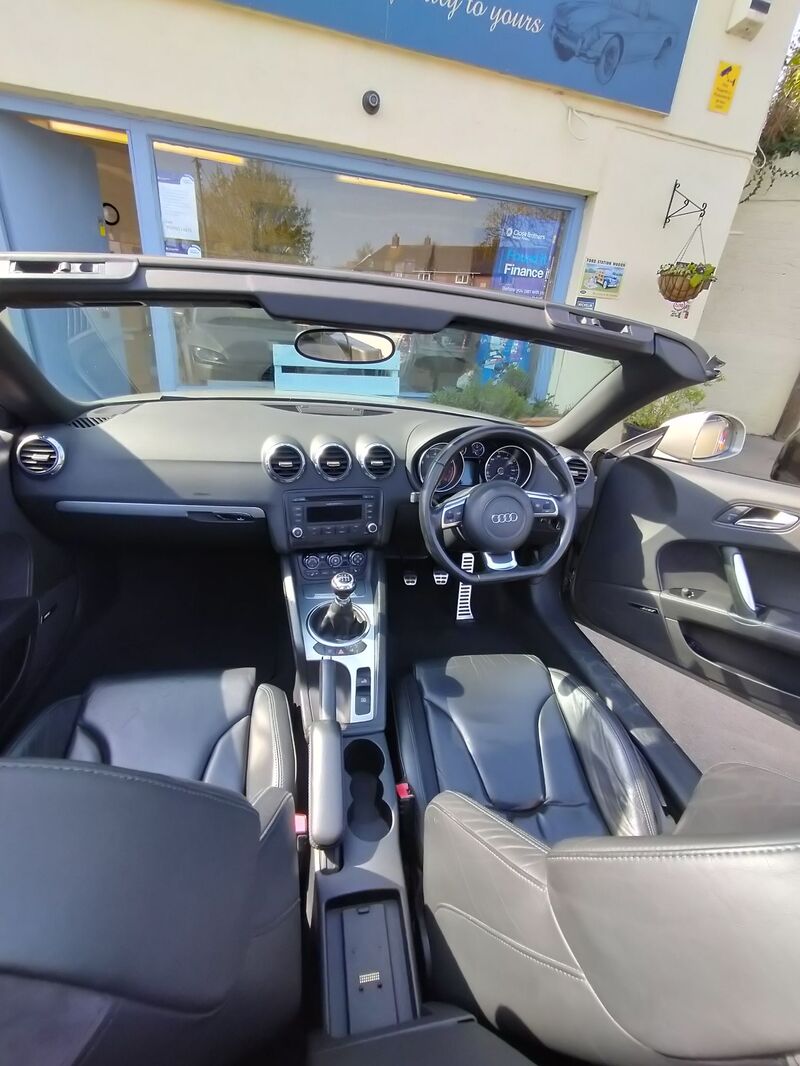 AUDI TT
