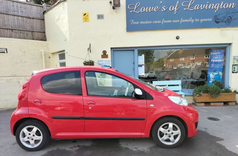 View PEUGEOT 107 SPORTIUM