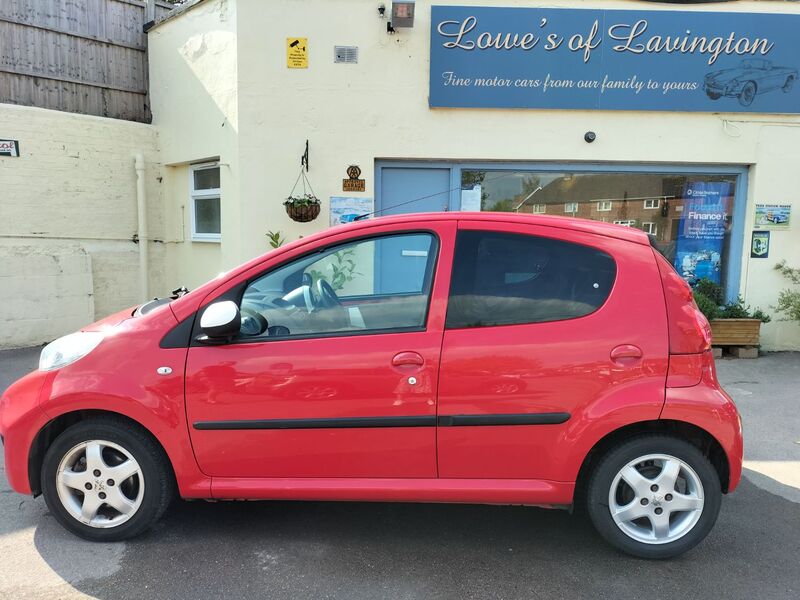 PEUGEOT 107