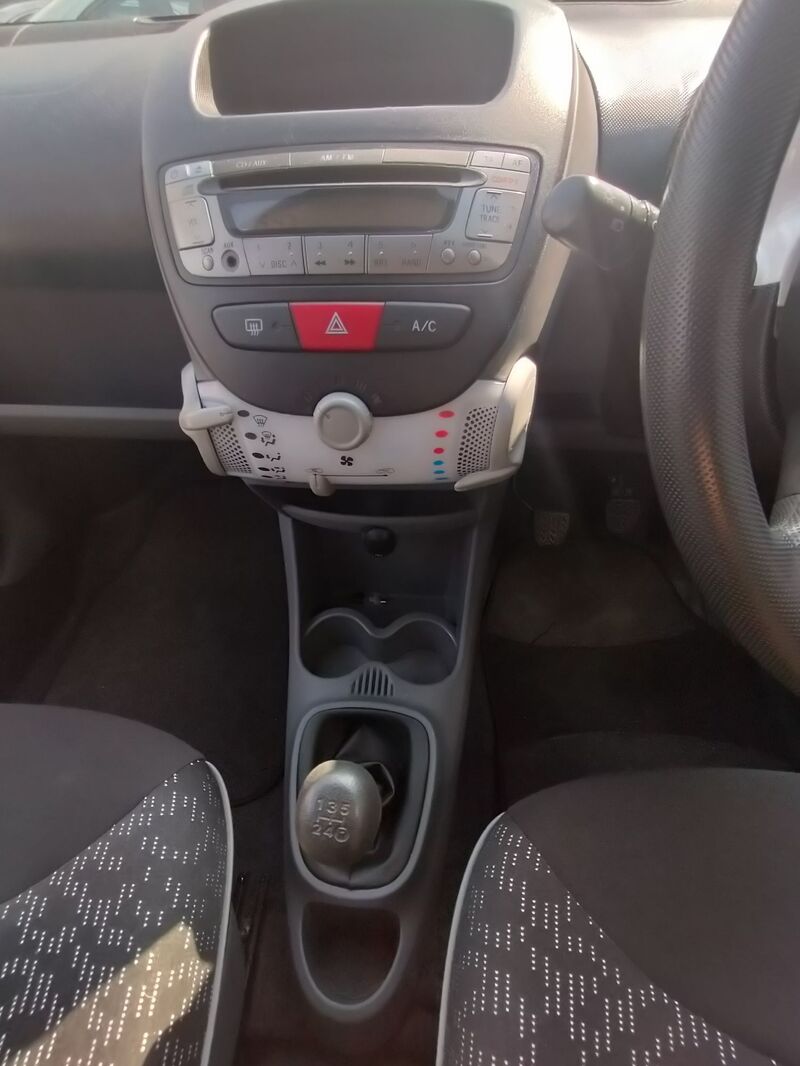 PEUGEOT 107