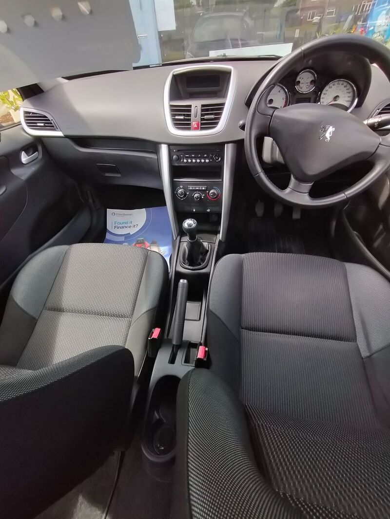 PEUGEOT 207
