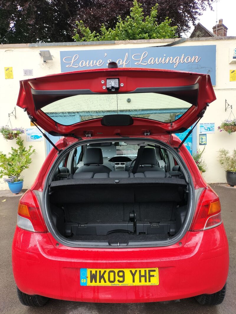 TOYOTA YARIS