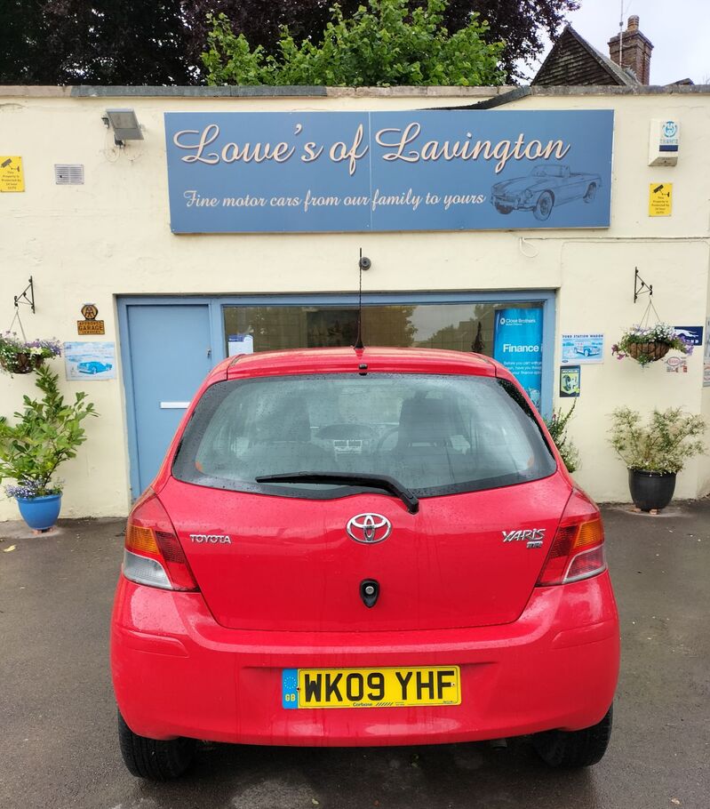 TOYOTA YARIS