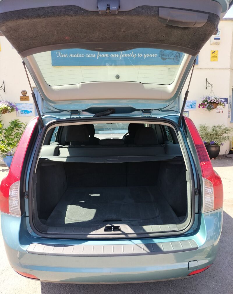 VOLVO V50