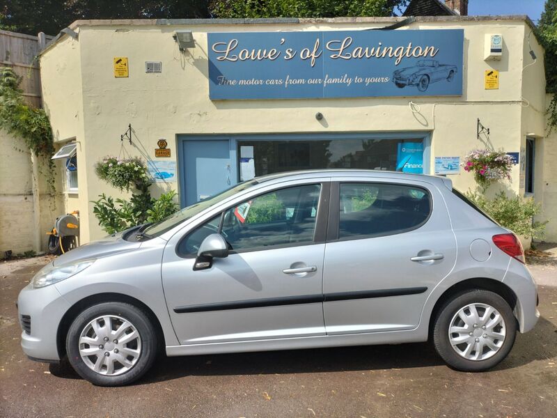 PEUGEOT 207