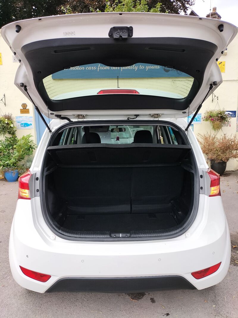 HYUNDAI IX20