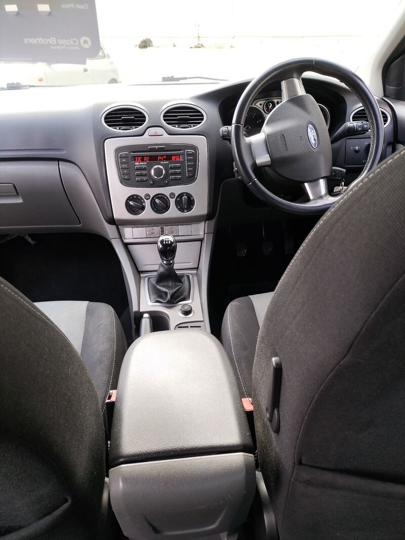 FORD FOCUS