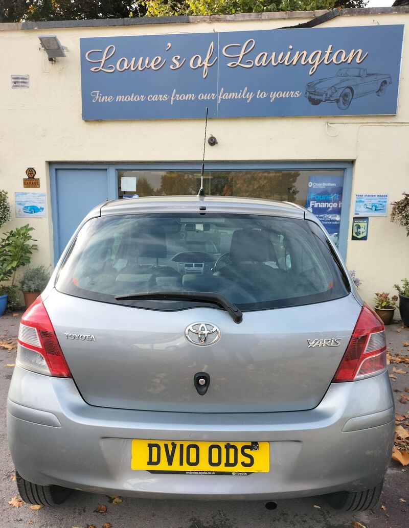 TOYOTA YARIS