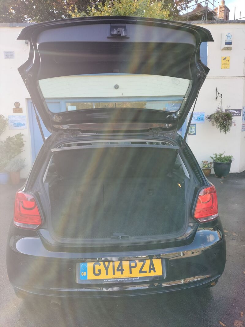 VOLKSWAGEN POLO