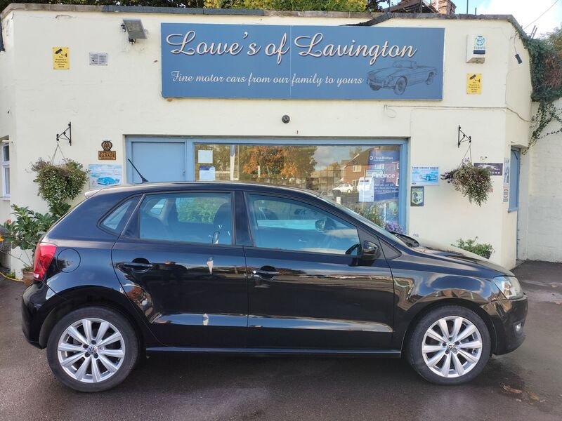 VOLKSWAGEN POLO