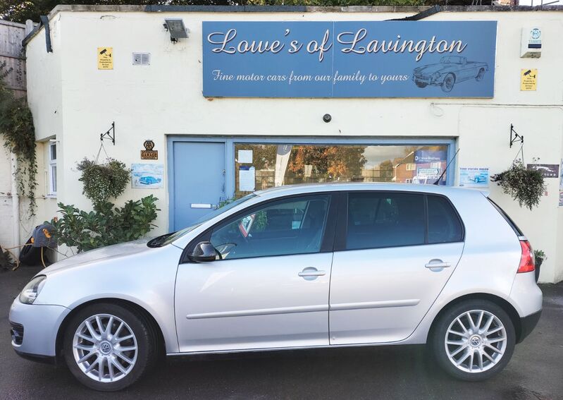 VOLKSWAGEN GOLF