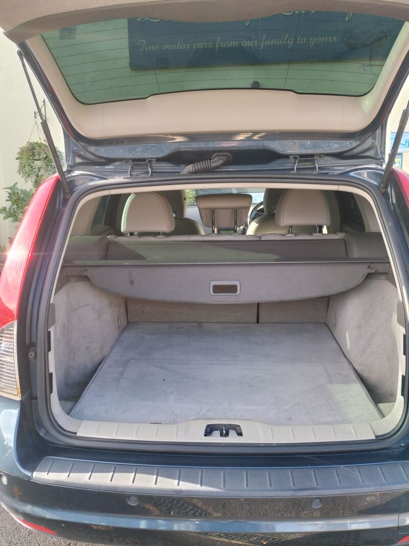 VOLVO V50