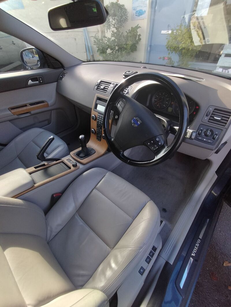 VOLVO V50