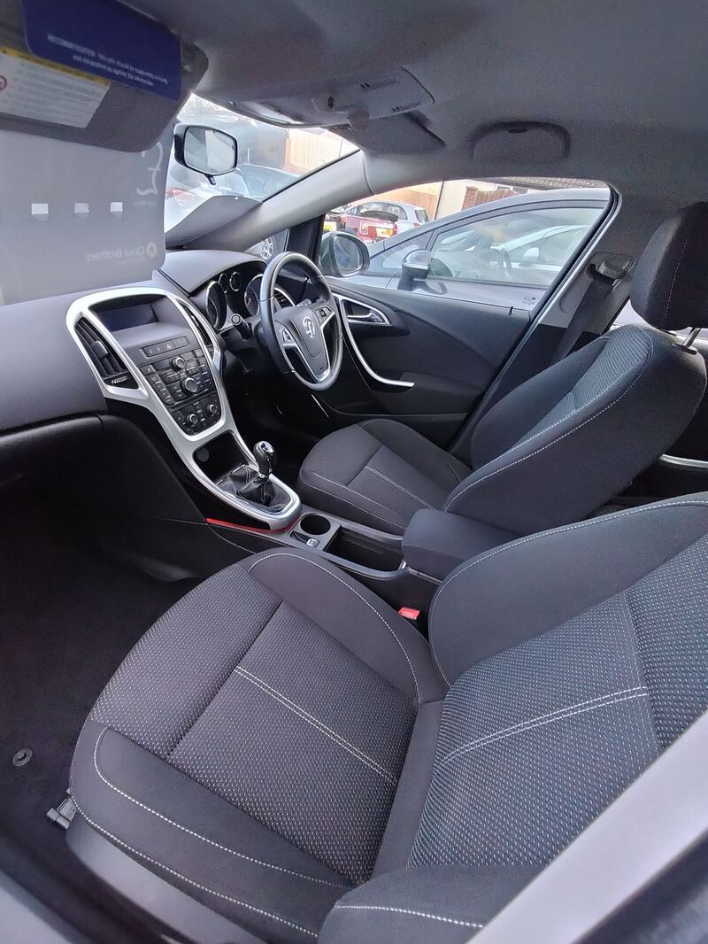 VAUXHALL ASTRA