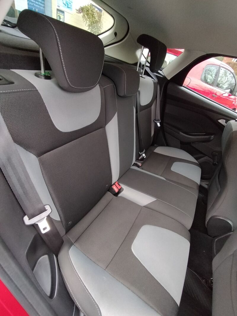 FORD FOCUS