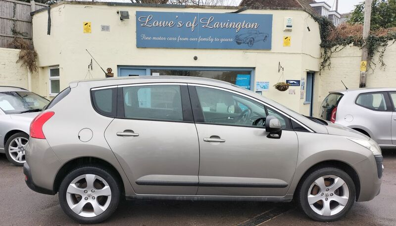 View PEUGEOT 3008 HDI ACTIVE