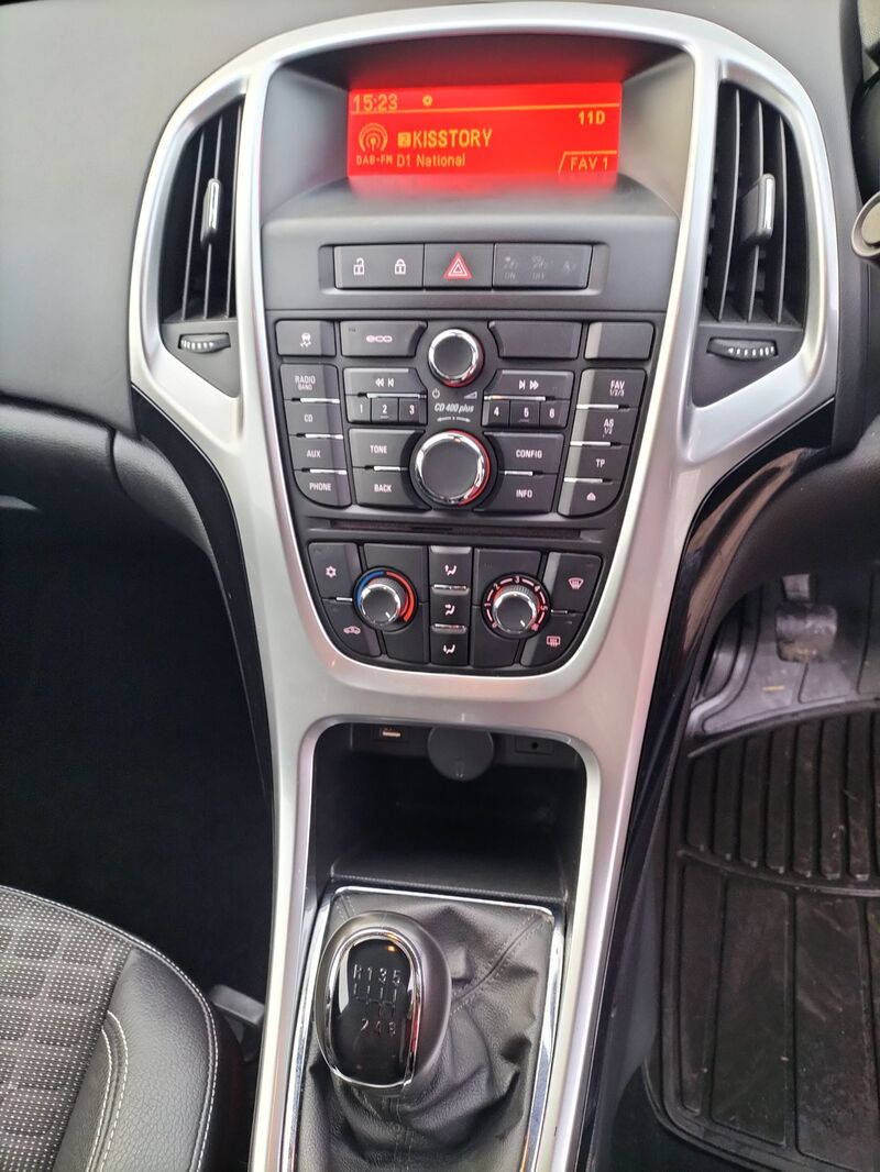 VAUXHALL ASTRA