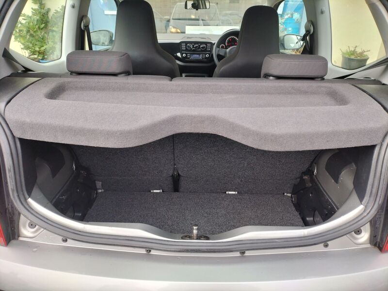 VOLKSWAGEN UP