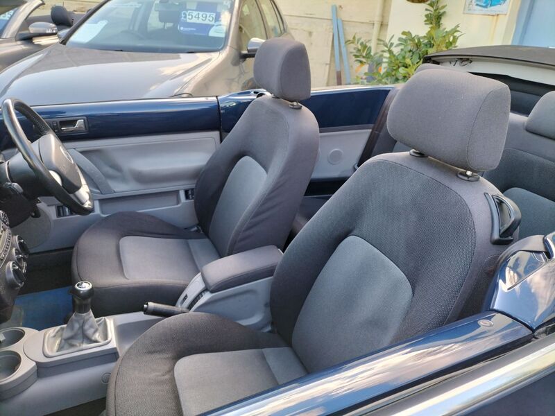 VOLKSWAGEN BEETLE