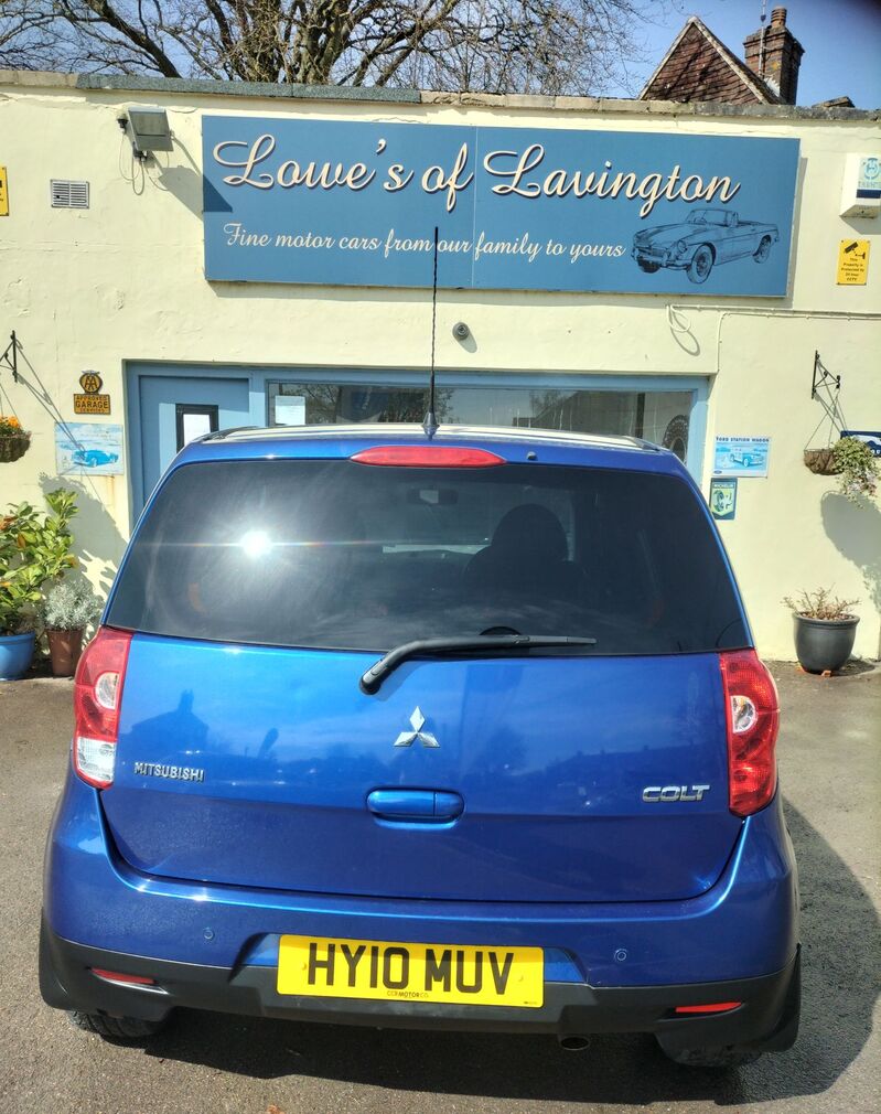 MITSUBISHI COLT