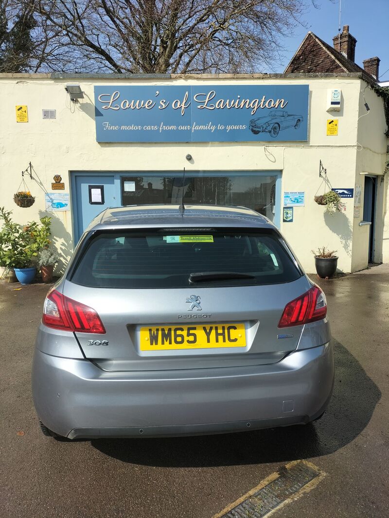 PEUGEOT 308