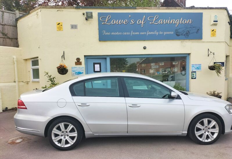 View VOLKSWAGEN PASSAT HIGHLINE TDI BLUEMOTION TECHNOLOGY