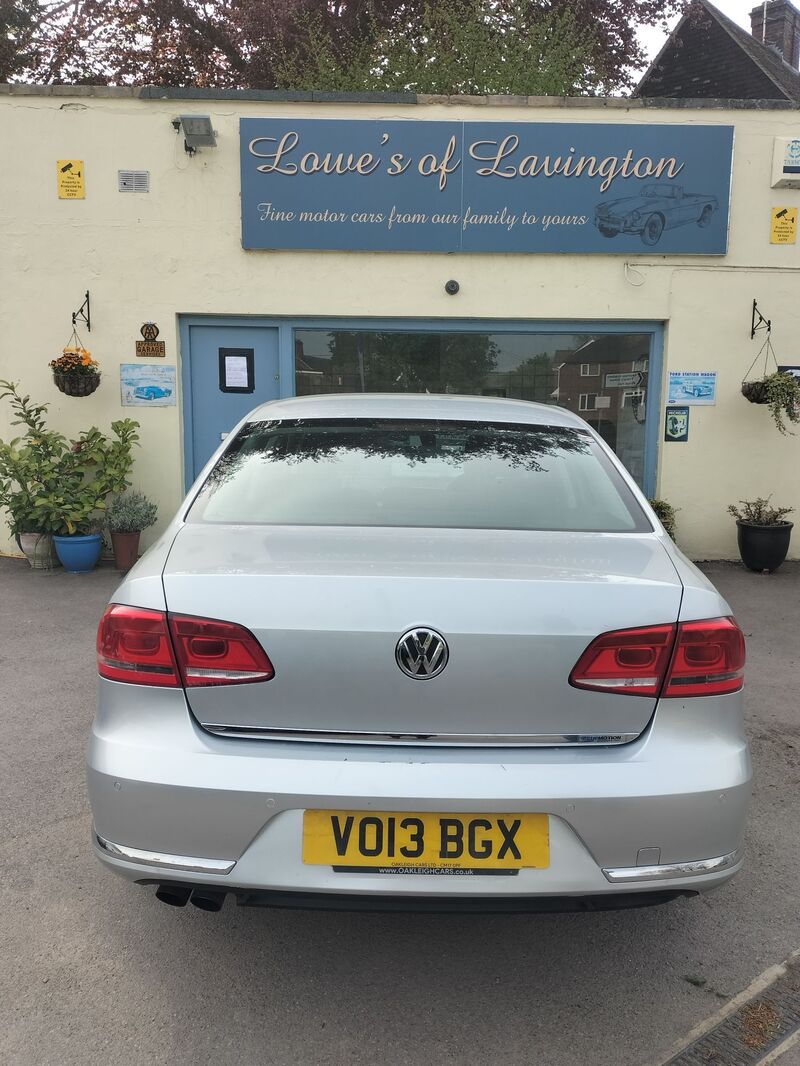 VOLKSWAGEN PASSAT