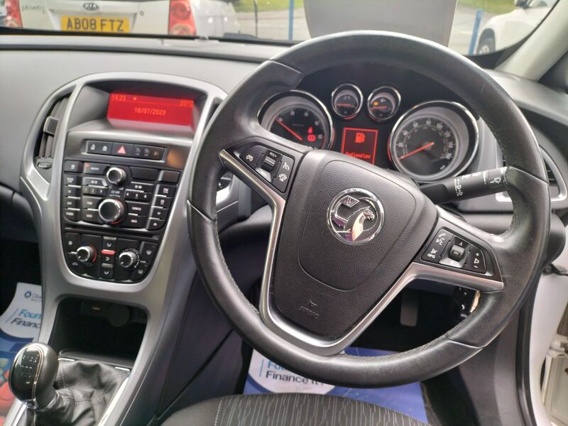 VAUXHALL ASTRA