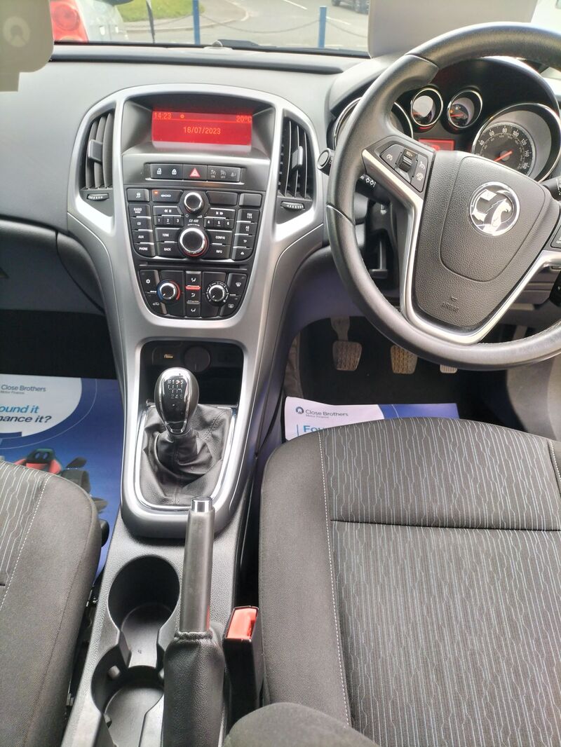 VAUXHALL ASTRA