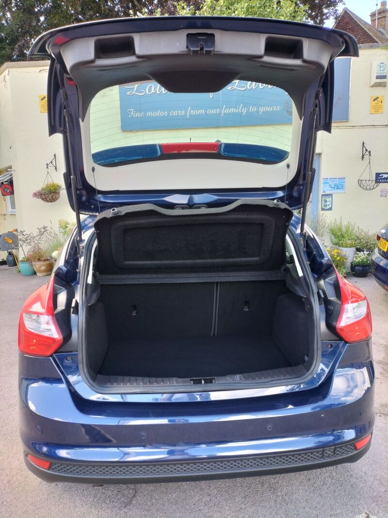 FORD FOCUS