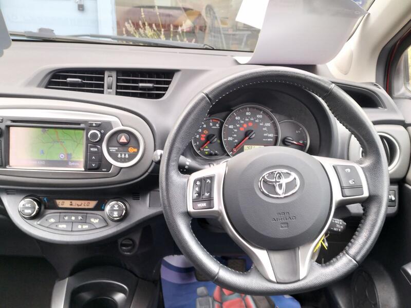 View TOYOTA YARIS 1.4 D-4D Icon Plus